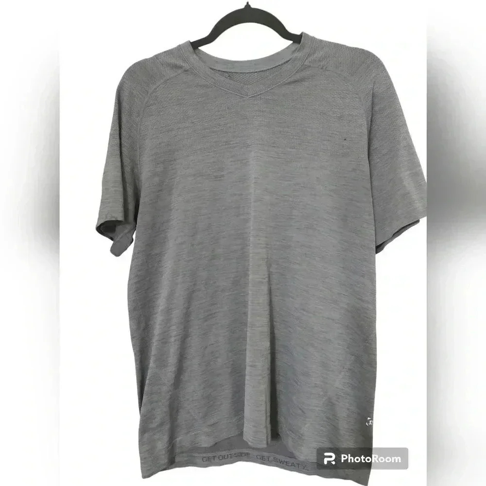 Lululemon Metal Vent Tech Short Sleeve V grey size Medium